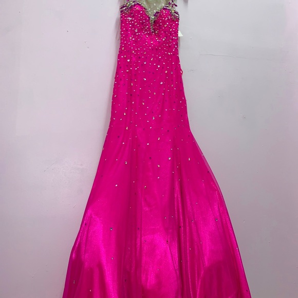 New With Tags! Stunning pink sequin gown! REGAL! - Picture 5 of 8